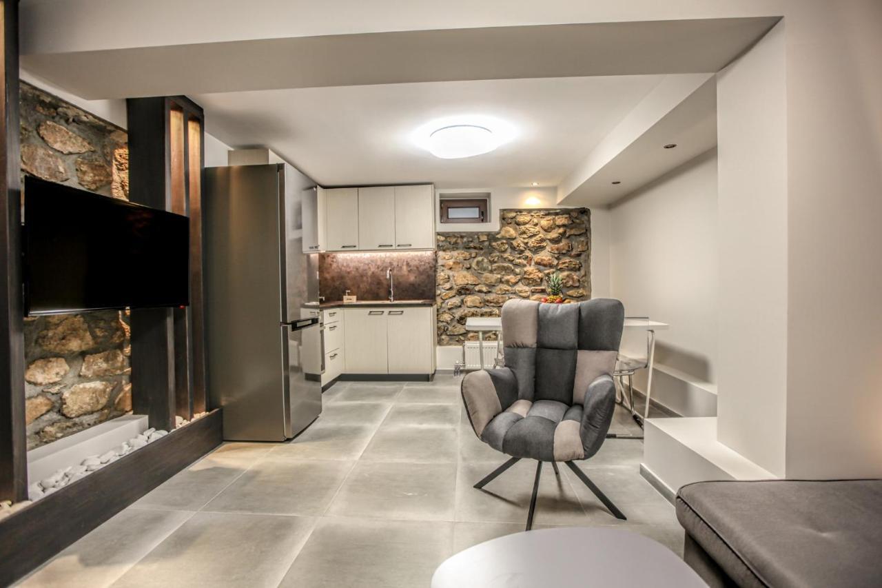 Avli Luxurious House Leilighet Kalampáka Eksteriør bilde