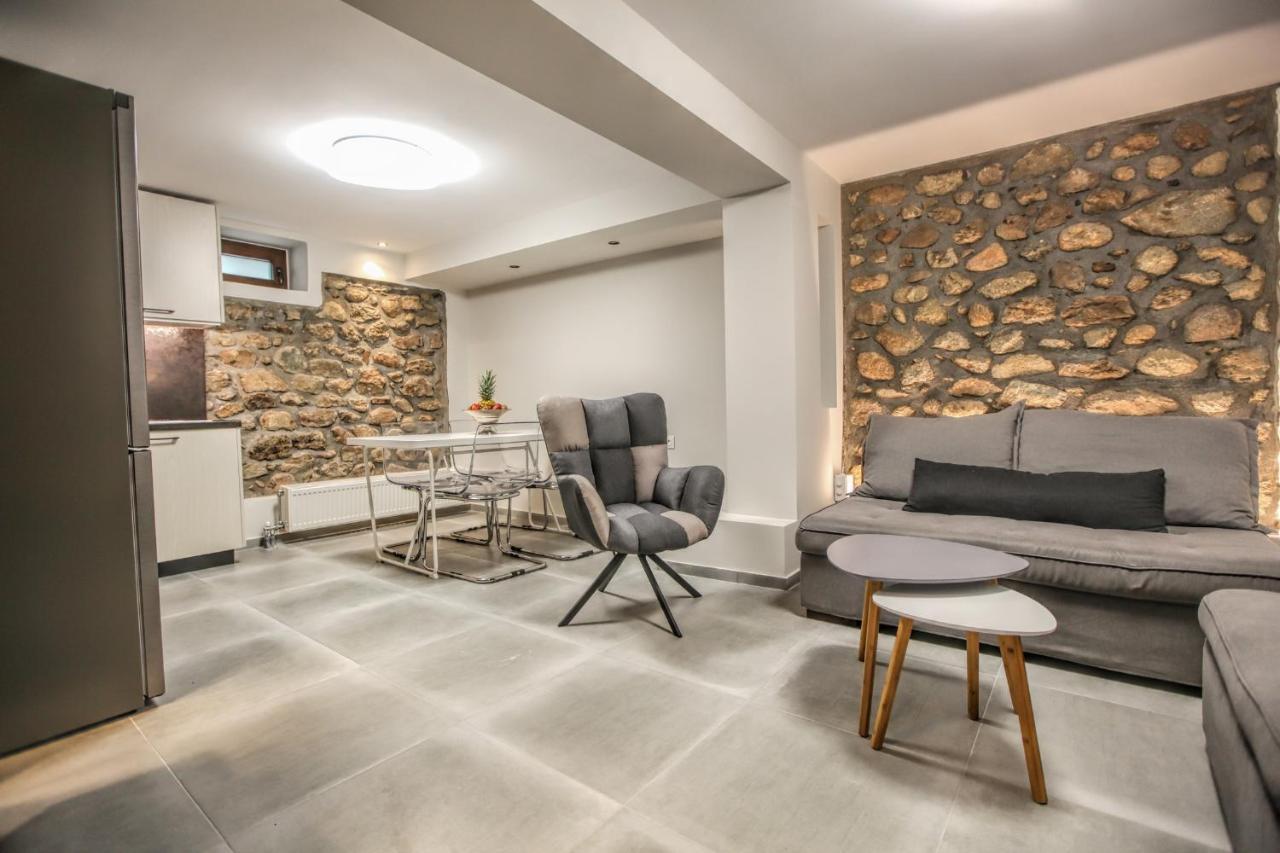 Avli Luxurious House Leilighet Kalampáka Eksteriør bilde