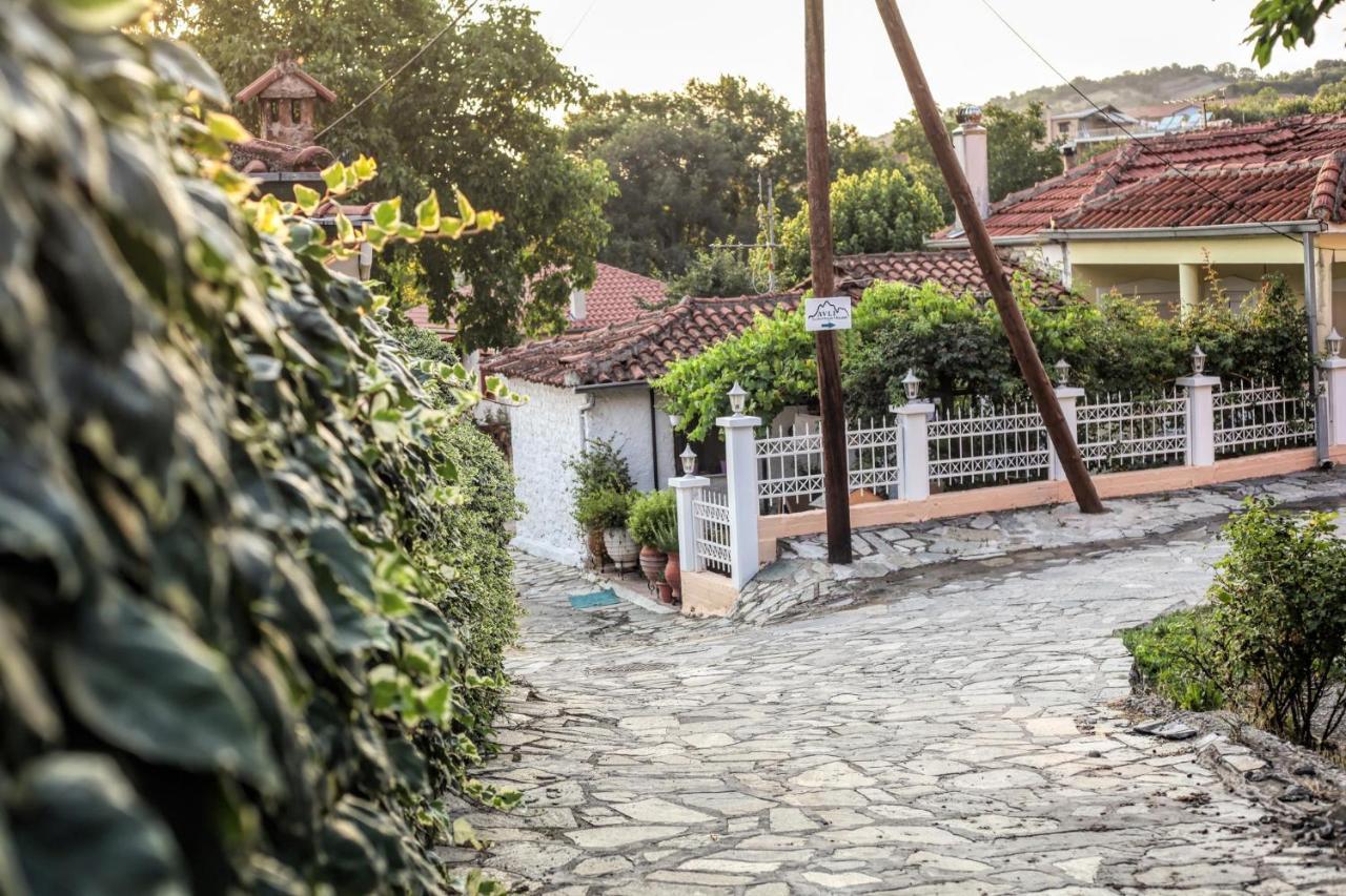 Avli Luxurious House Leilighet Kalampáka Eksteriør bilde